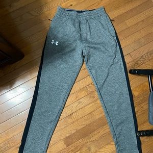 Men’s under armor pants. M.